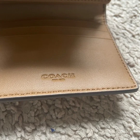 Coach Turn Lock Wallet - Chalk - Picture 7 of 10